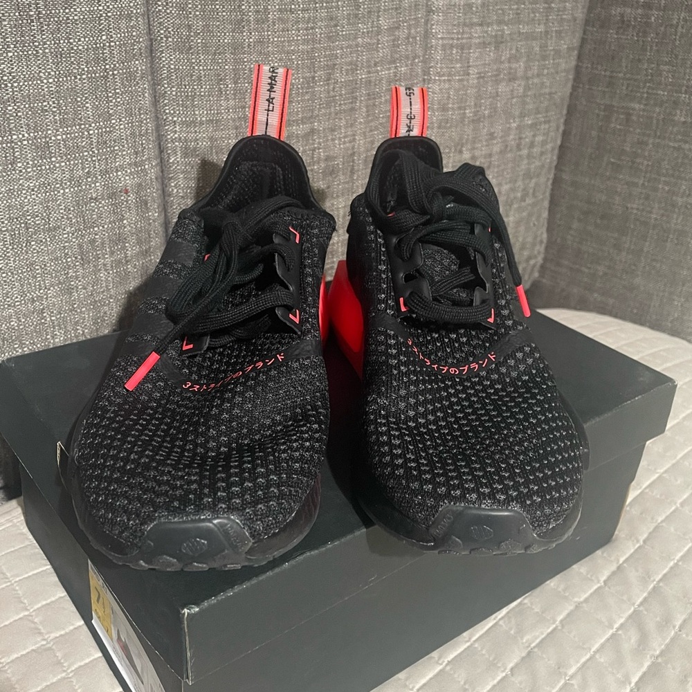 🆕 ADIDAS Originals NMD_R1 Lace Up Sneakers BLACK SIGNAL PINK CORE BLACK  7.5